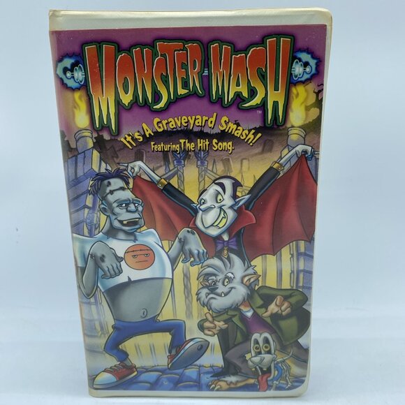 Monster Mash It's A Graveyard Smash Clamshell VHS Animated Video Halloween - Picture 1 of 10